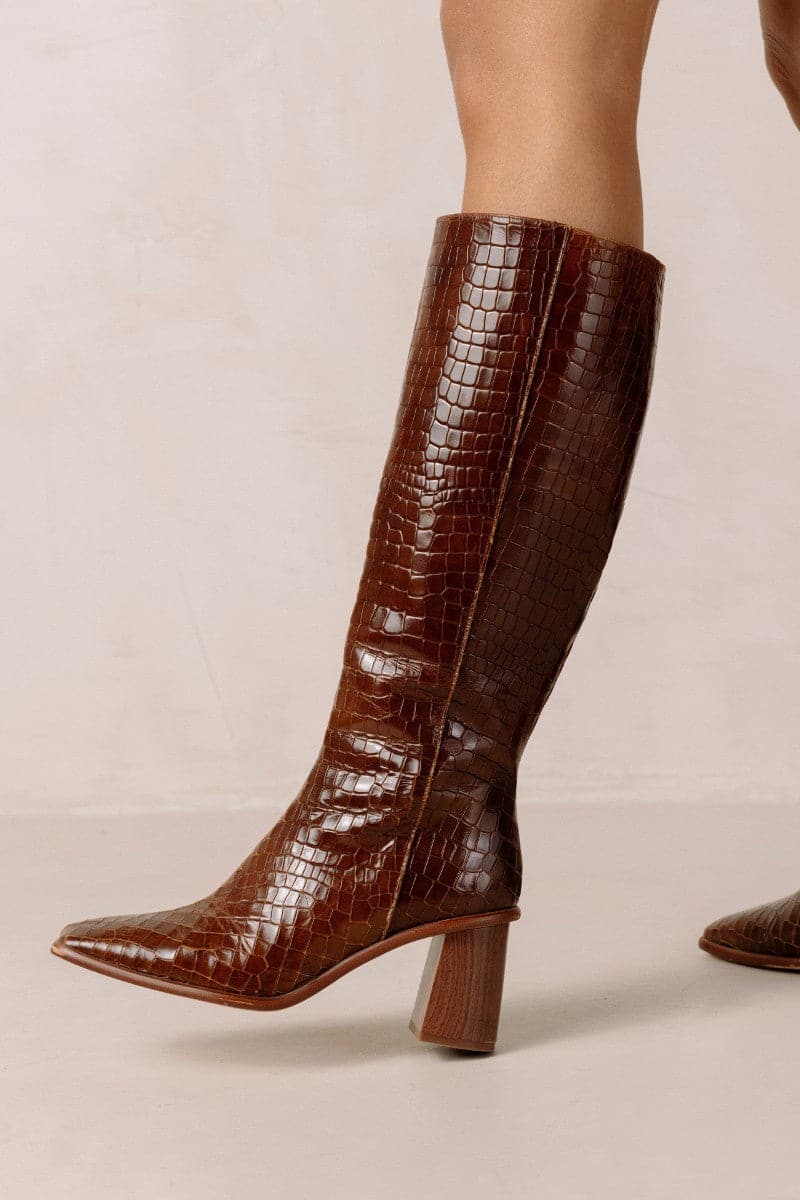 EAST ALLI BROWN LEATHER BOOTS - CULT MIA