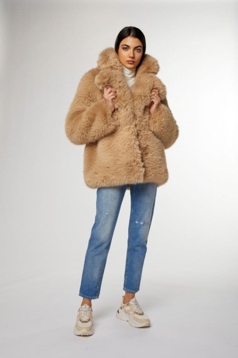 FLUFFY CAMEL FAUX FUR JACKET | Fortini | CULT MIA
