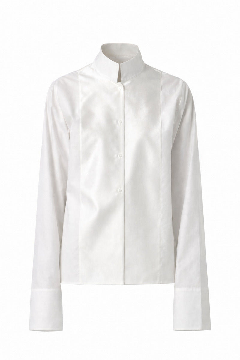 Delegan Still Line Shirt on ghost mannequin, front view showing fitted casual shirt with clean lines and classic collar.