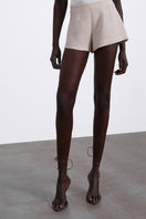 SÉLONE HELIA Relaxed Shorts in stone color, lightweight casual shorts with a comfortable fit and relaxed style.