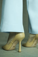 House of Atana Anna wheat heeled boots, stylish ankle boots with chunky heels, in wheat color, size EU 35.