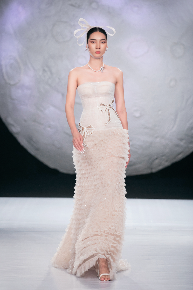 IVORY BOW TIE BEADED GOWN - CULT MIA