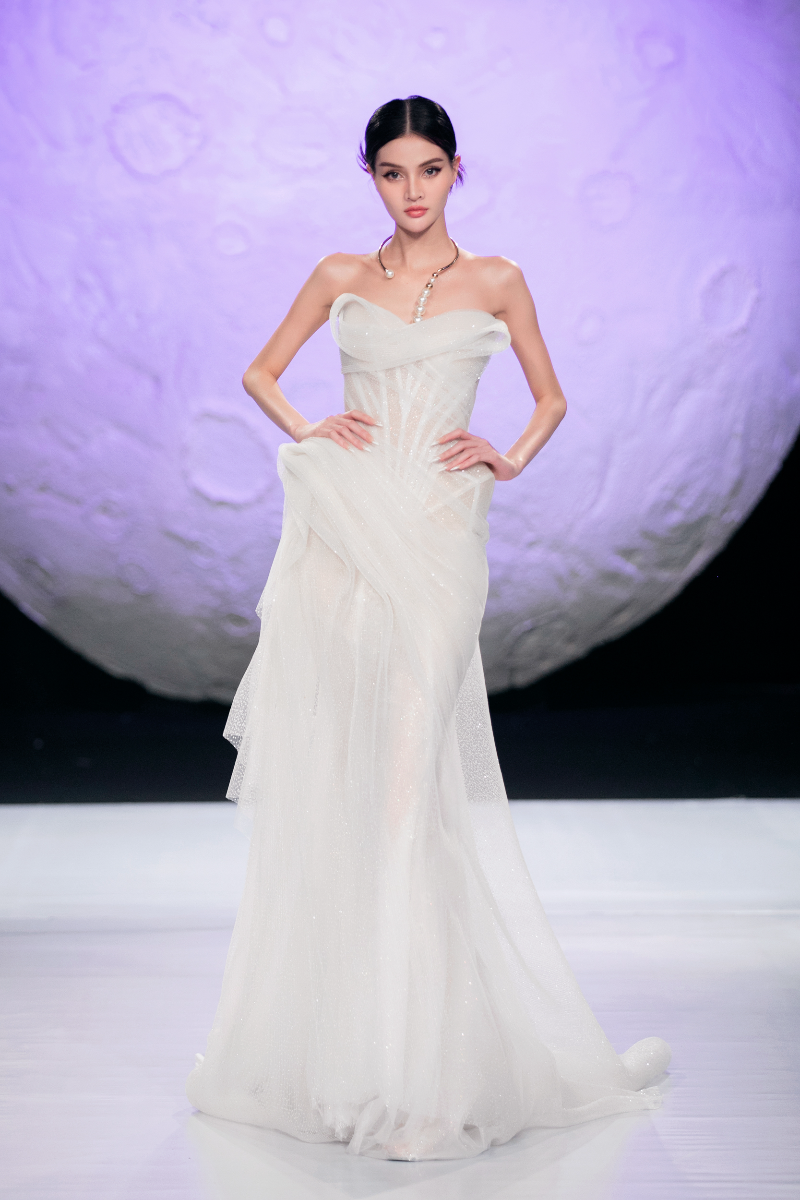 MUSE OFF-WHITE DRAPED MERMAID GOWN | CULT MIA | HACCHIC COUTURE MUSE OFF-WHITE DRAPED MERMAID GOWN | CULT MIA | HACCHIC COUTURE