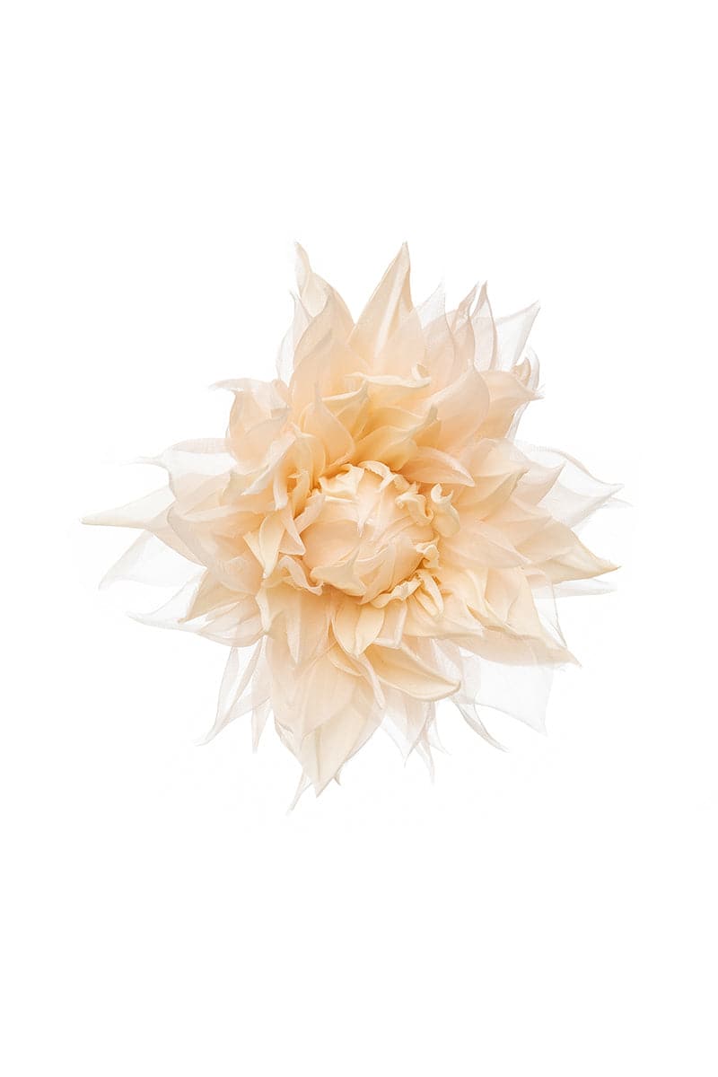 WHITE FLOWER BROOCH - CULT MIA