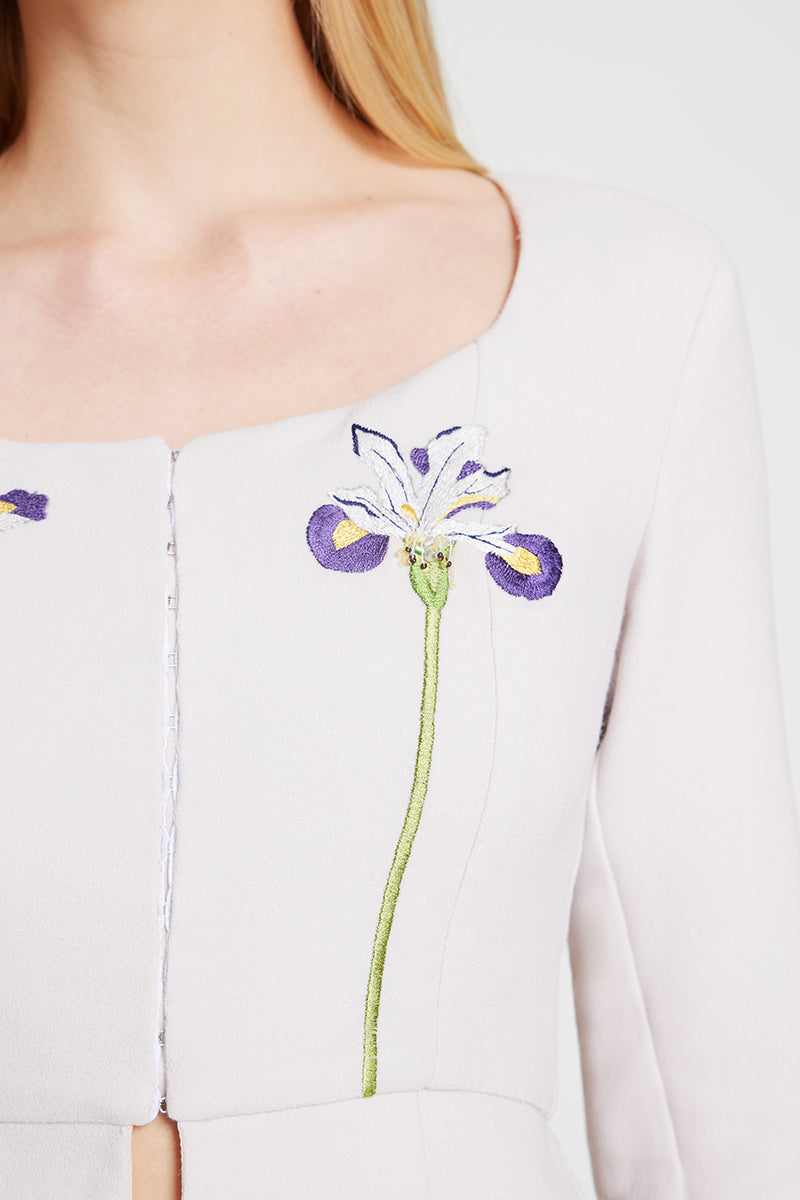 Nara Niro IRIS jacket in stylish top design, featuring a fitted silhouette with zipper detail and soft fabric.