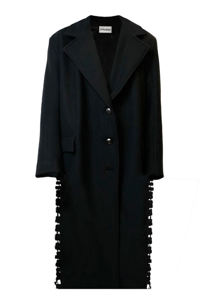 Tailored black coat with side slits by JC Pajares, featuring a sleek design and classic fit for stylish winter wear.