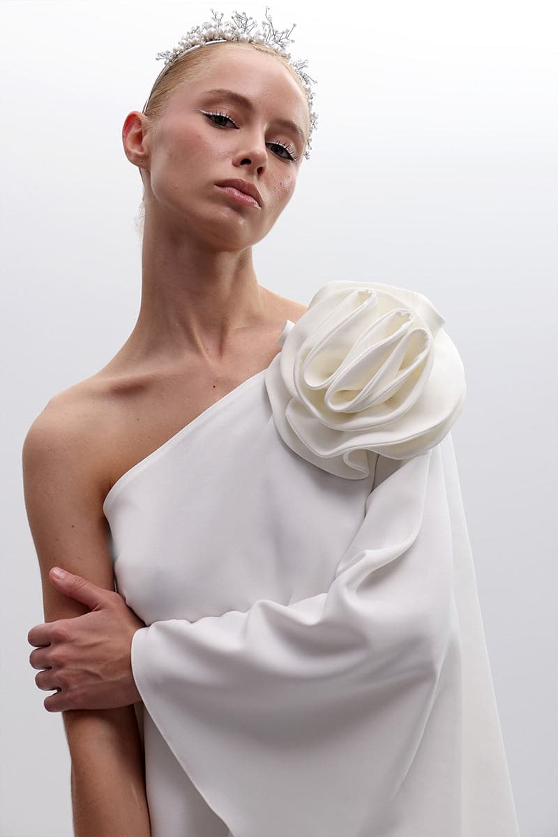 BOTANICAL ELEGANCE ONE-SHOULDER FLORAL TOP AND PANTS SET | Joanna Andraos | CULT MIA