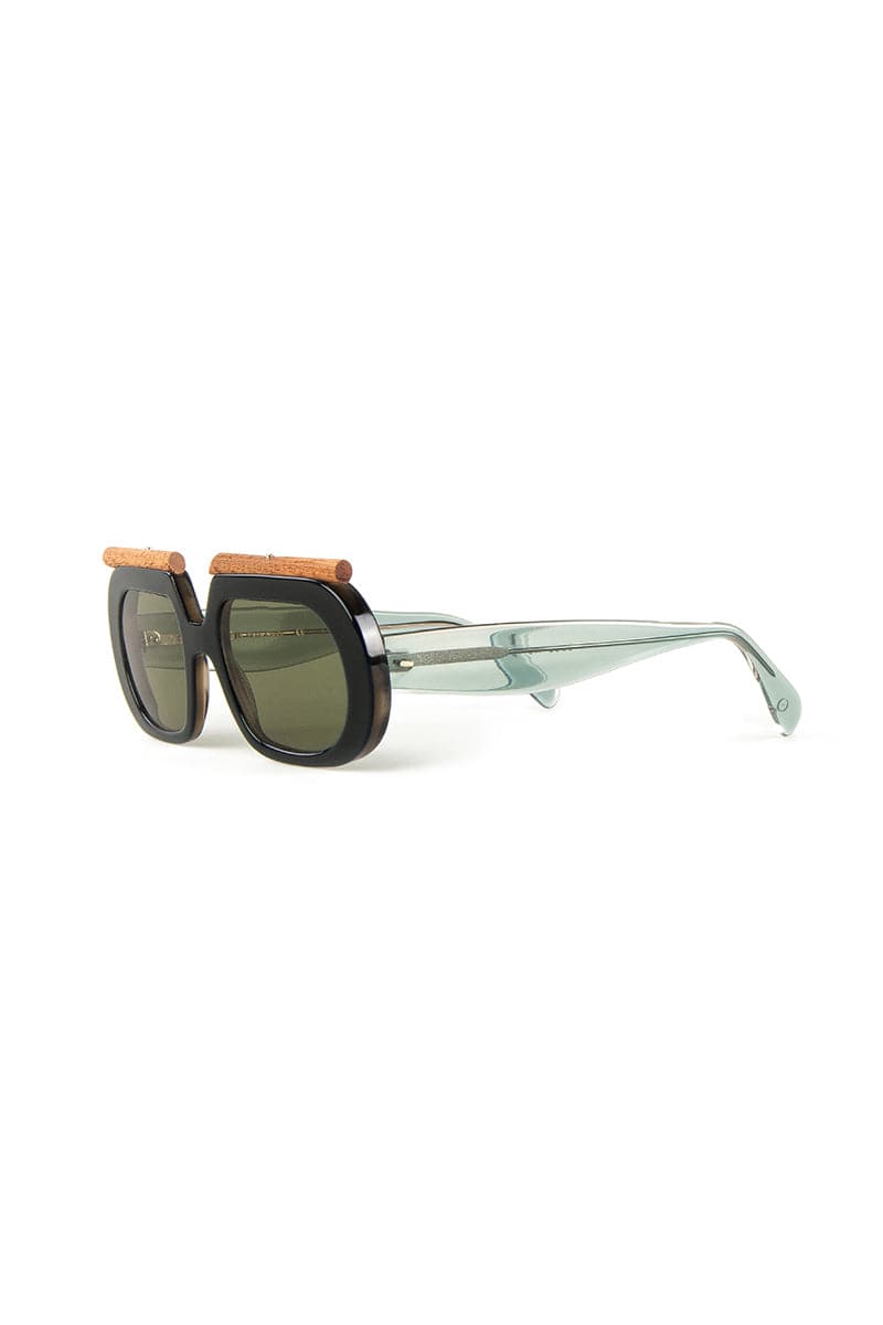 L'Obscure Clarté Green Soul W3 acetate sunglasses with green frames and lenses, designed for a stylish, modern look.
