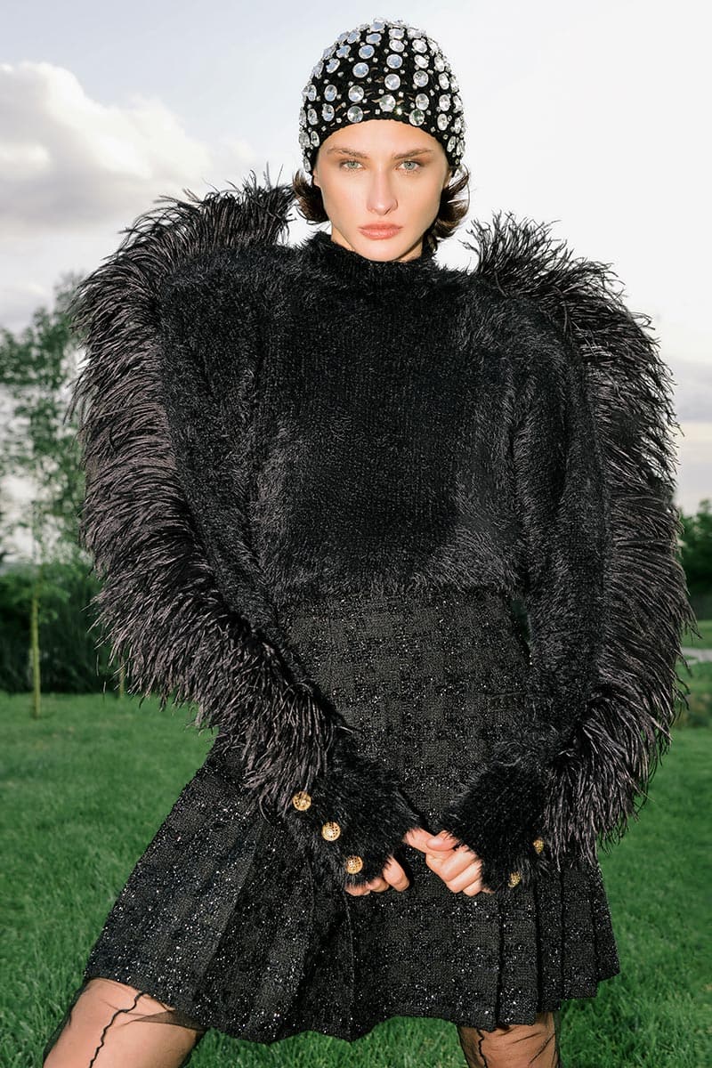 FEATHERED SHOULDER BLACK SWEATER | Lalo | CULT MIA