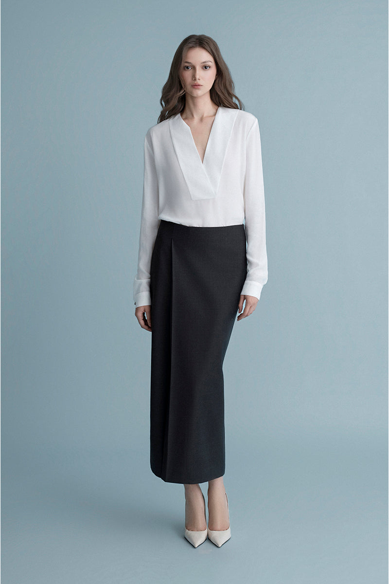 White Dalston shirt by Lekieu, showcasing a classic button-down design with a crisp collar and clean fabric.