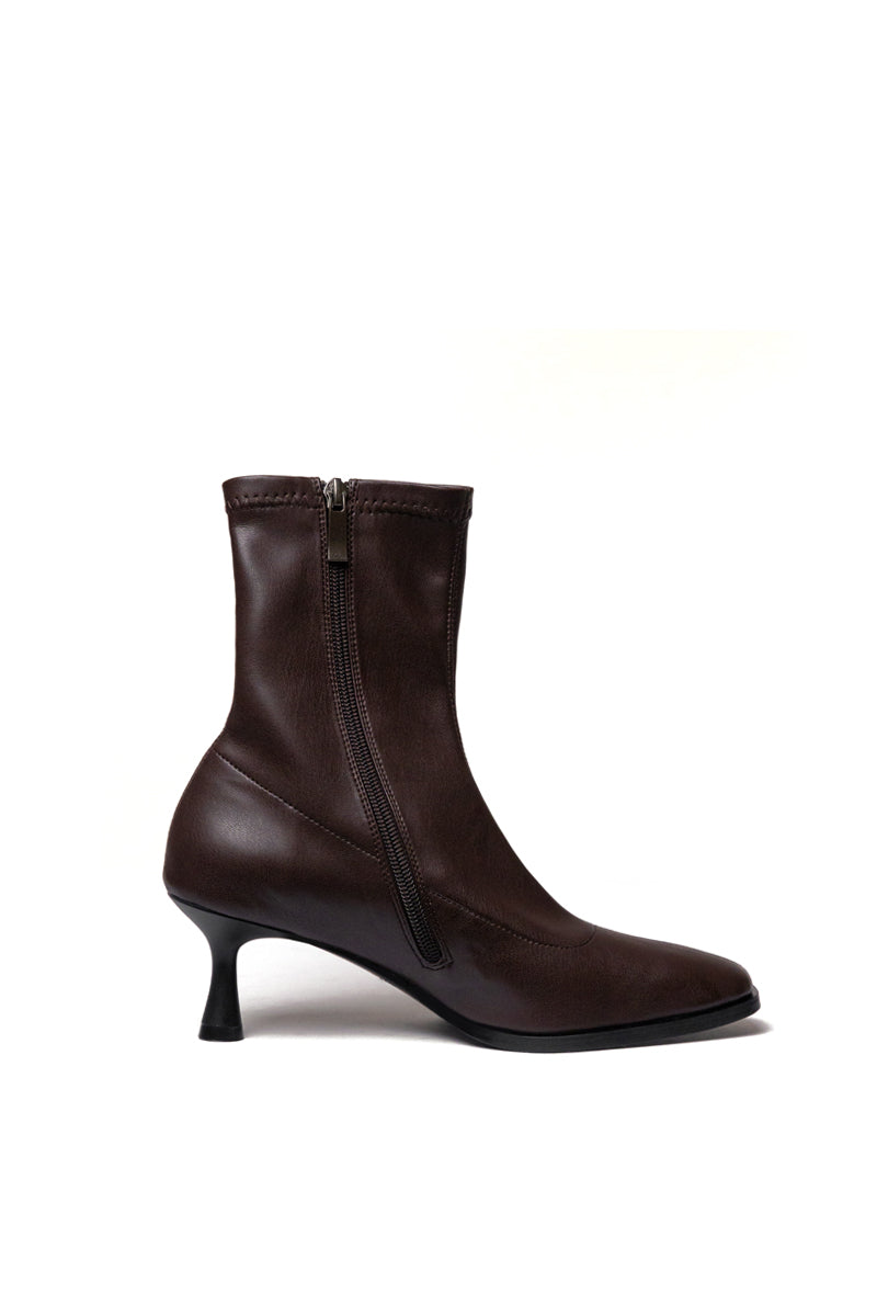 BOOTS LEREY IN DARK BROWN VEGAN LEATHER
