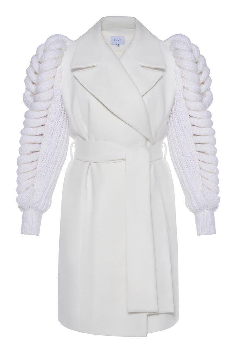 BELTED WHITE COAT WITH KNITTED SLEEVES | Liya | CULT MIA