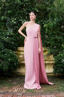 I.H.F asymmetrical shoulder column gown with pleated details, elegant evening dress featuring a sleek silhouette and stylish design.