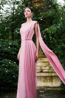 I.H.F asymmetrical shoulder column gown with pleated details, elegant evening dress featuring a sleek silhouette and stylish design.