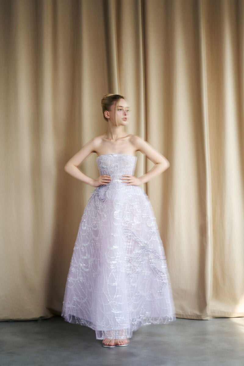 STRAPLESS LILAC TULLE BALL GOWN