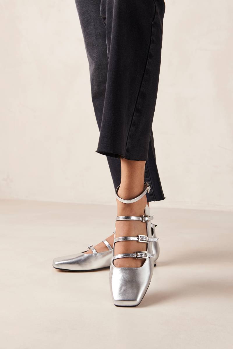 LUKE SHIMMER SILVER LEATHER BALLET FLATS - CULT MIA