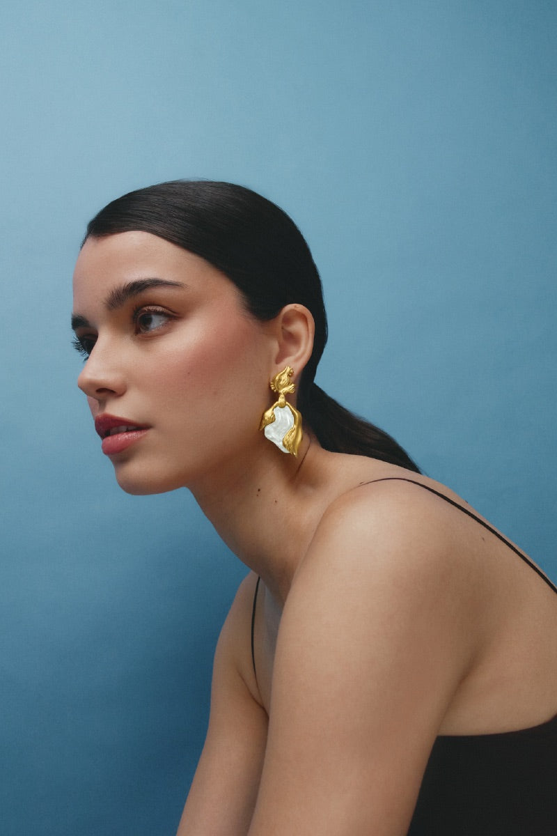 LUPA EARRINGS IN GOLD AND WHITE - CULT MIA