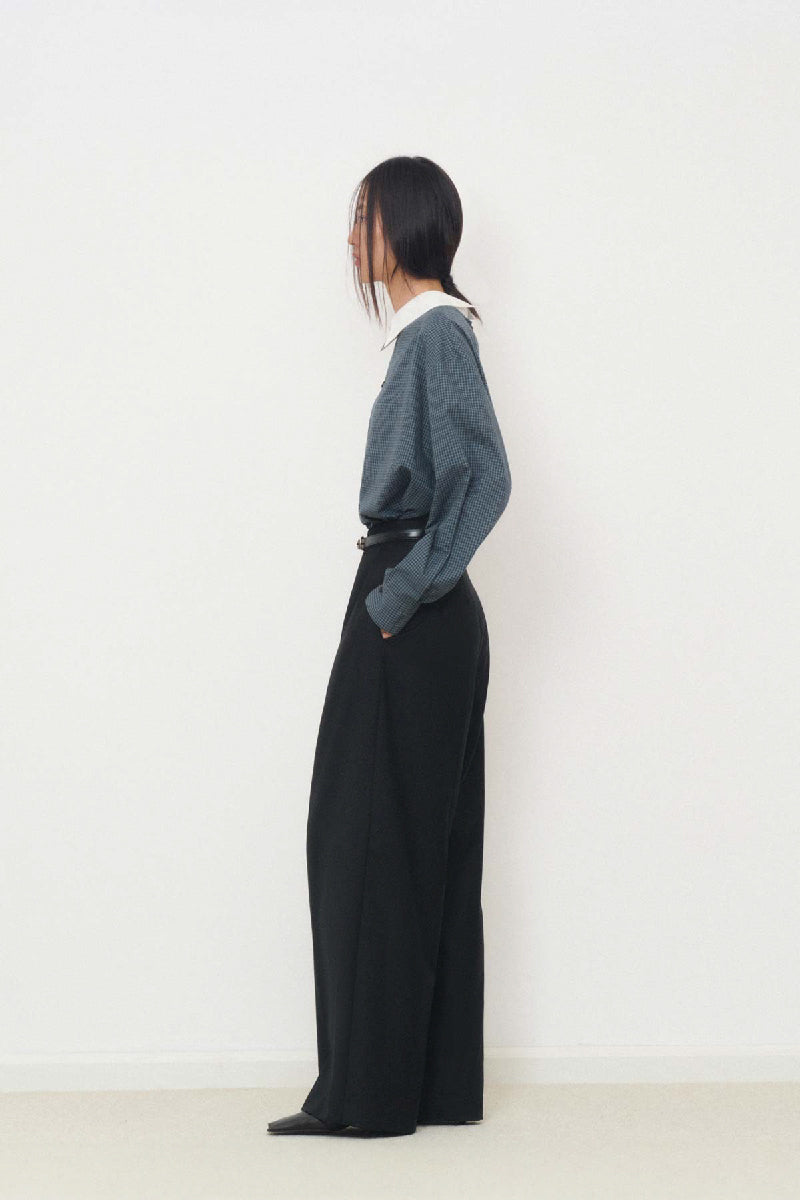 LOOSE PANTS WITH FRONT PLEATS IN BLACK - CULT MIA