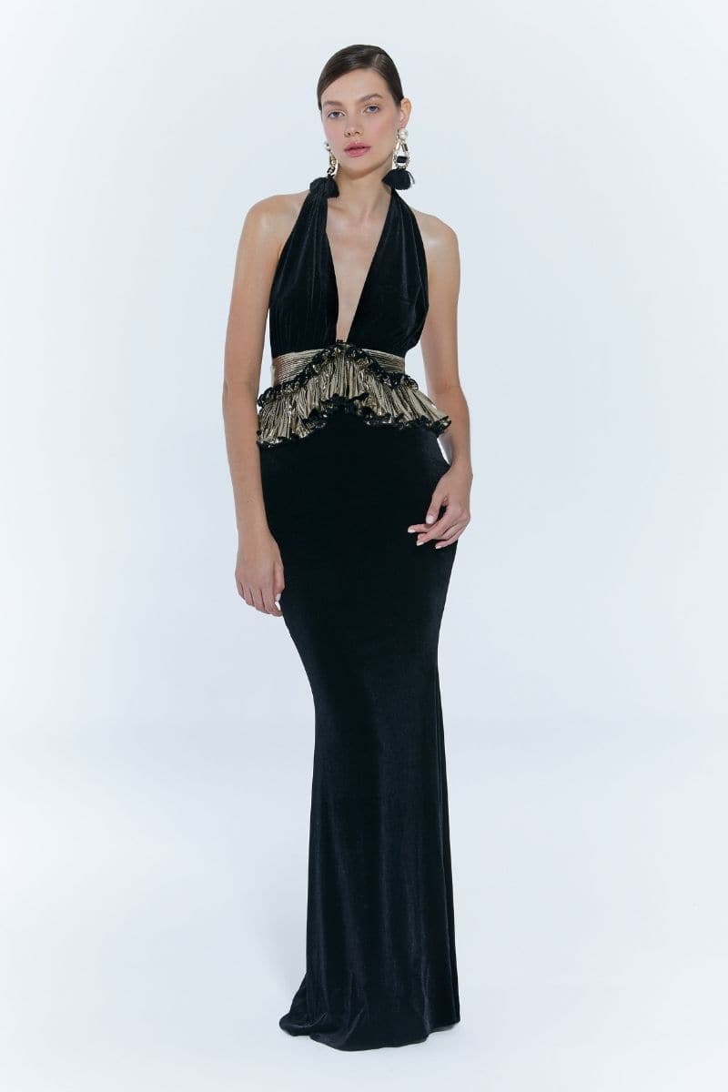 SAVOY V-NECK FISHTAIL GOWN | CULT MIA | Nur Karaata SAVOY V-NECK FISHTAIL GOWN | CULT MIA | Nur Karaata