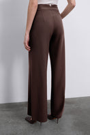 SÉLONE Oris wide-leg trousers in chocolate fabric, showcasing relaxed fit and stylish design, front view.