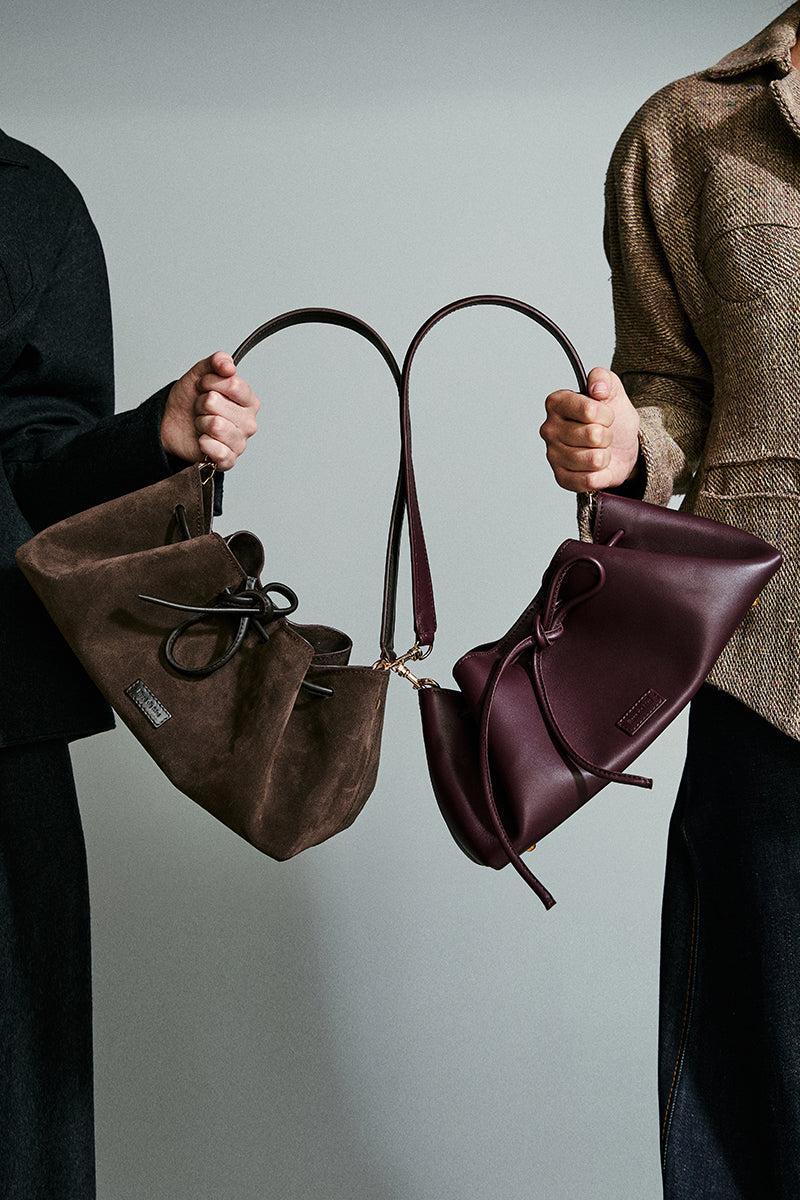 ARABESQUE BUCKET BAG IN BURGUNDY - CULT MIA