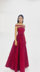 ROBE CULT MIA X HAPPY CLOTHING EN ORGANZA ROUGE À ÉPAULES DÉNUDÉES