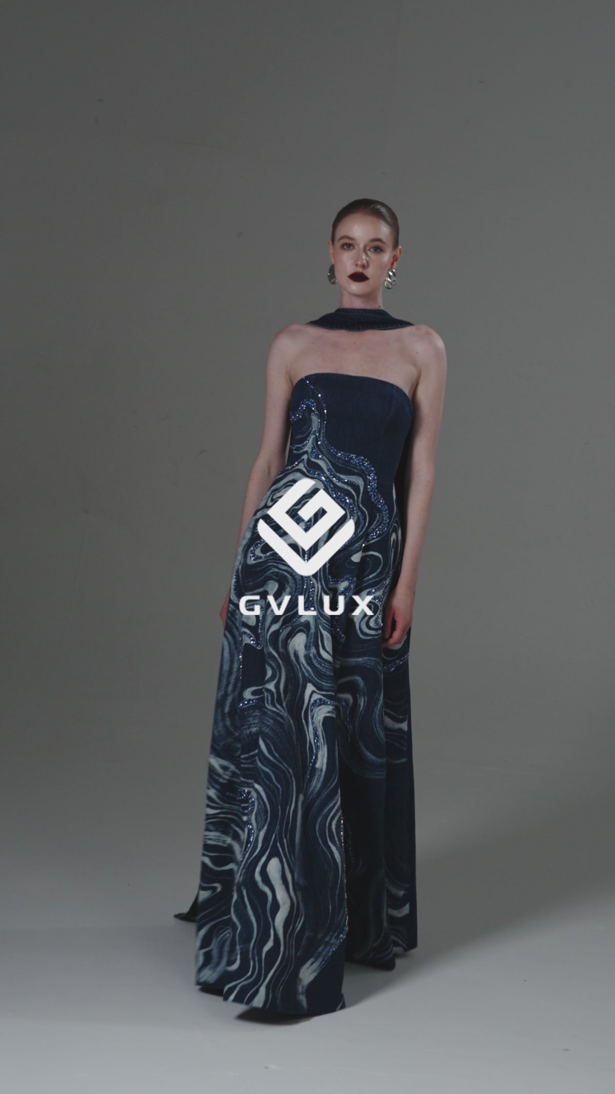 STRAPLESS GOWN WITH CRYSTAL-EMBROIDERED MARBLEWOOD IN BLUE