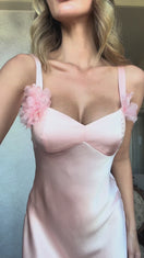 فستان نوم قصير "Temptation Mini Slip" باللون الخوخي الزاهي
