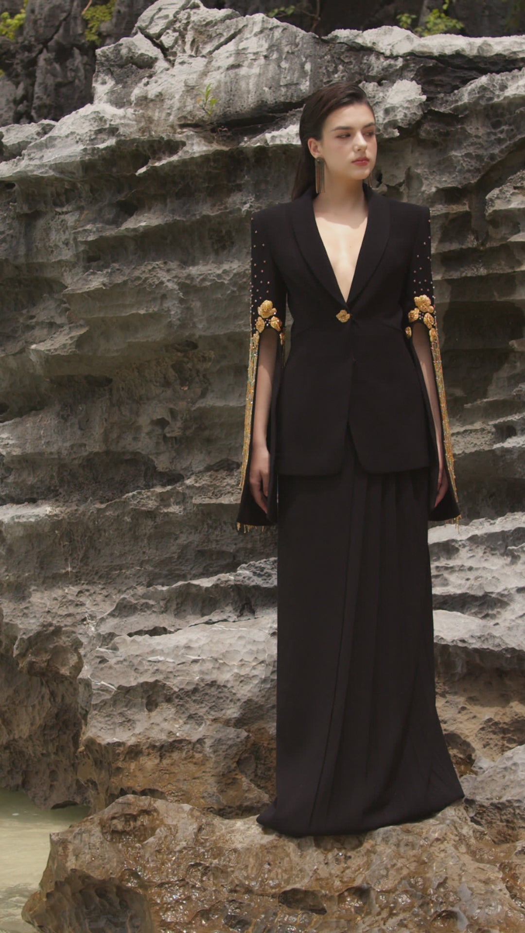 CREPE DRESS WITH SHAWL