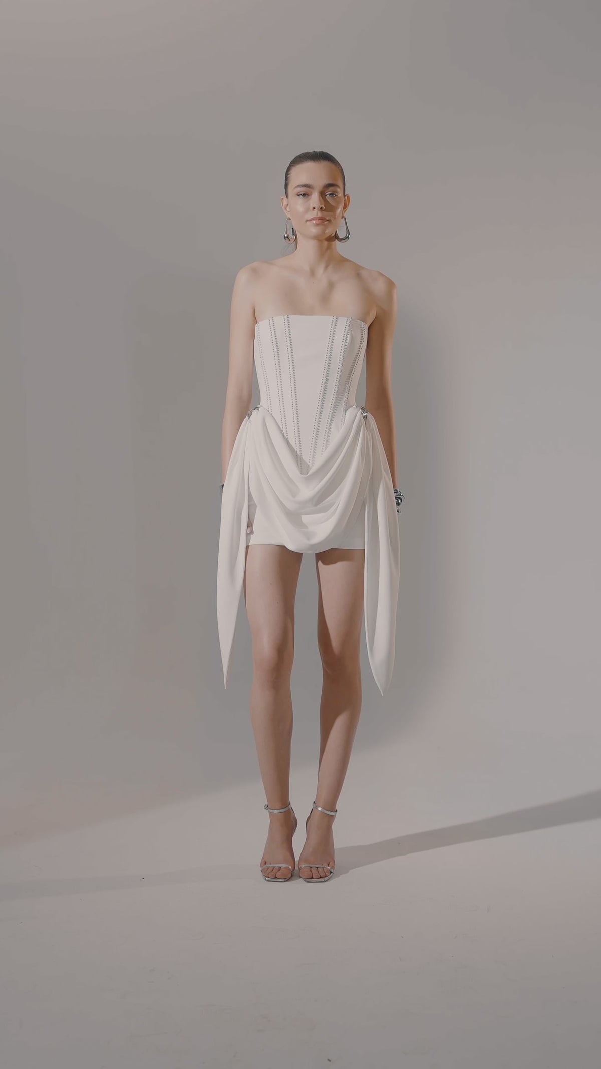 CORSET DETAILED STRAPLESS MINI DRESS IN WHITE