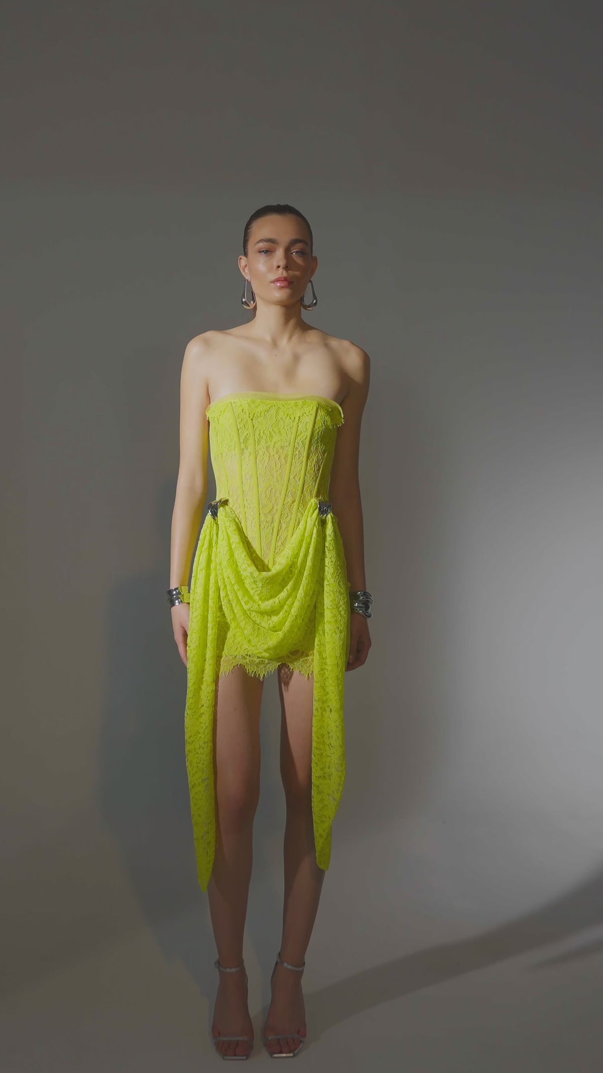 STRAPLESS CORSET MINI DRESS IN LIME
