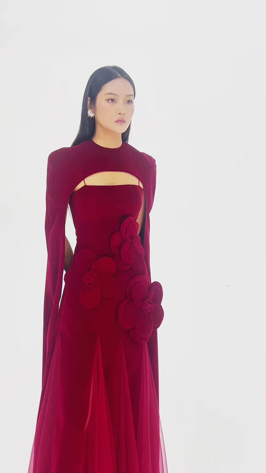 ROBE PÉTALE EN VELOURS ROUGE CULT MIA X HAPPY CLOTHING PRESTON CAPE