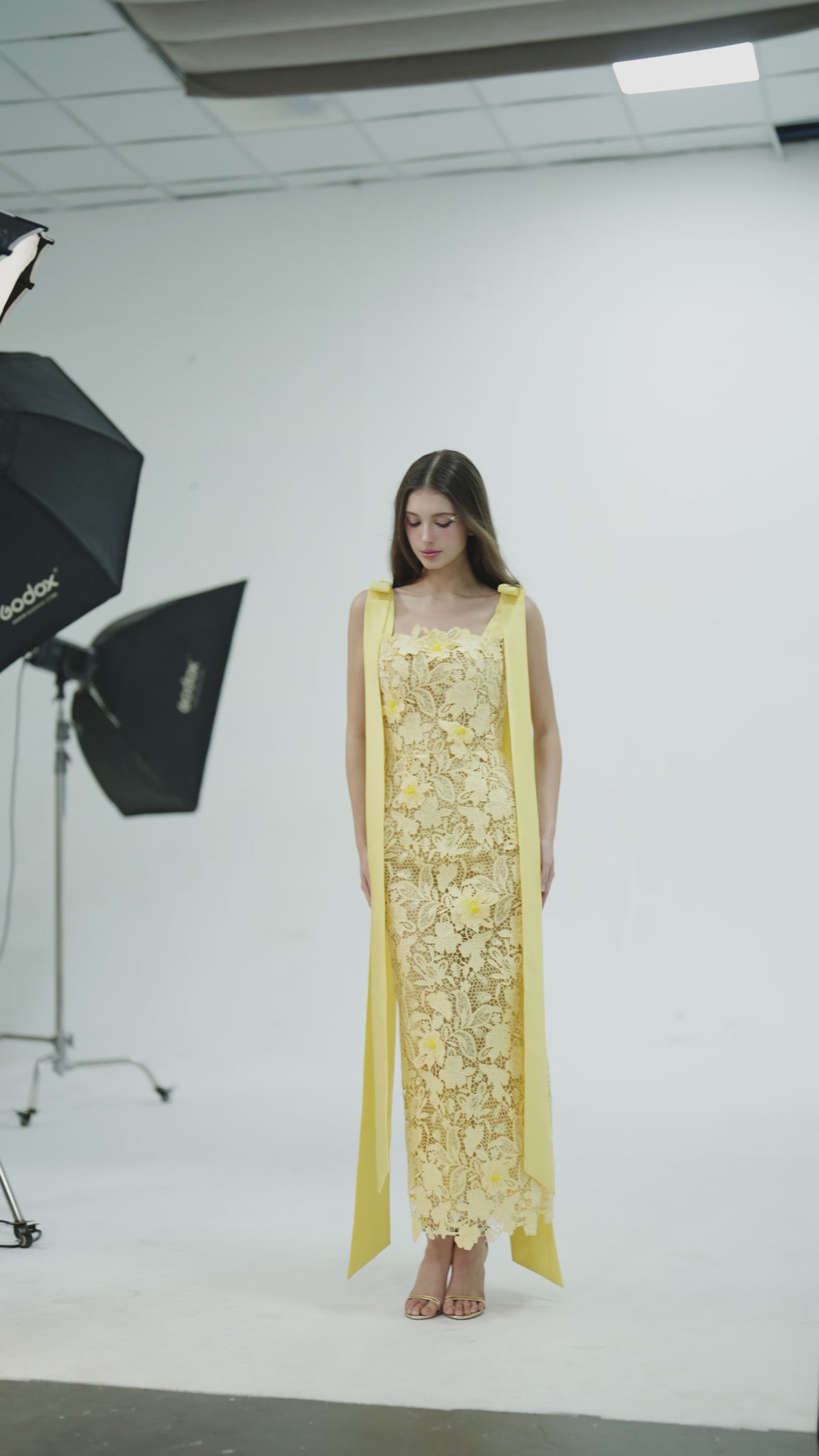 فستان CULT MIA X I.H.F STUDIO عمودي دانتيل بتصميم حديقة أزهار باللون البرتقالي