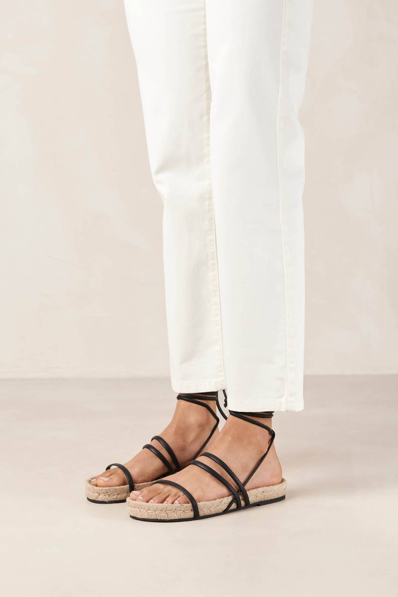 RAYNA BLACK LEATHER SANDALS - CULT MIA