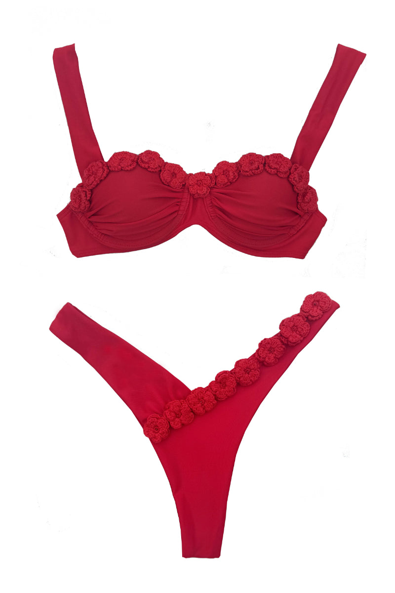 Señorita Sariera bikini with vibrant patterned fabric and classic bikini top and bottom, suitable for beach and swimwear.