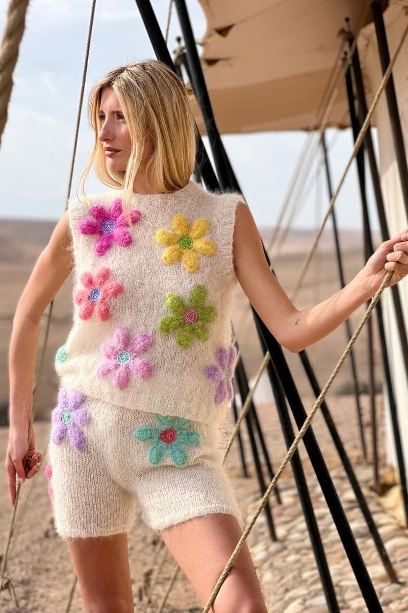 ECRU FREE FLOWERS MOHAIR VEST | Rose Carmine | CULT MIA