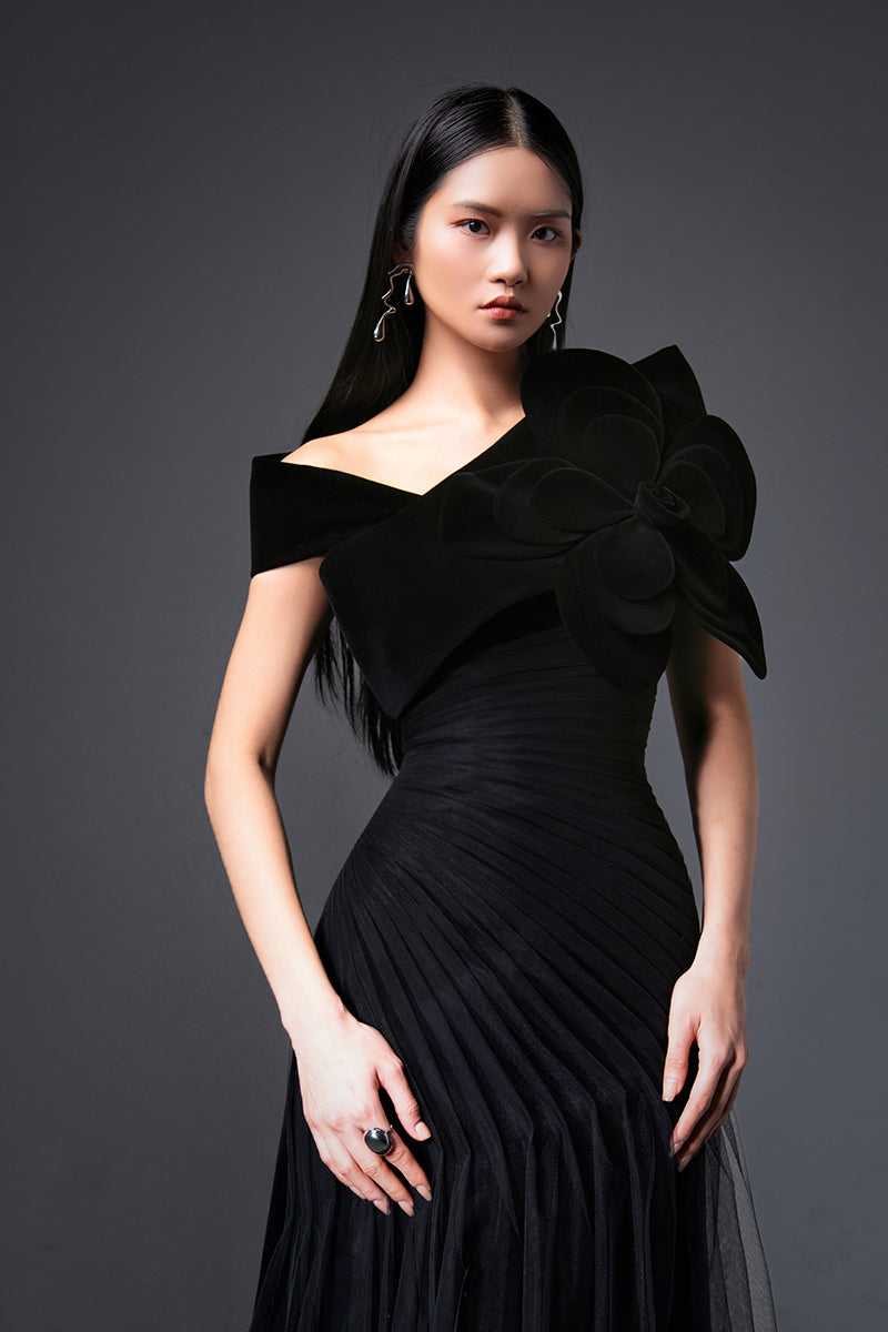 CULT MIA X HAPPY CLOTHING LESTER A-LINE ORGANZA MAXI DRESS IN BLACK - CULT MIA