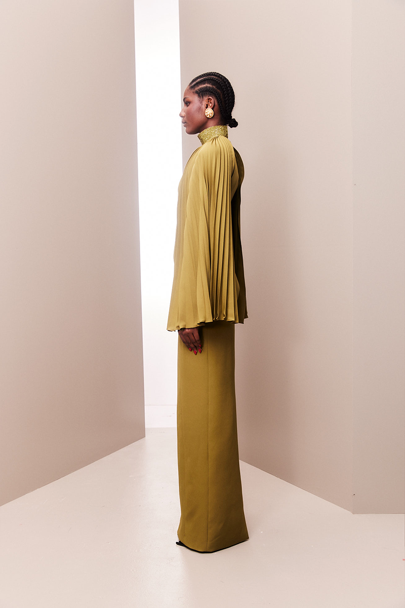 ANIS PLEATED DETACHABLE CAPE MAXI DRESS - CULT MIA