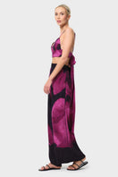 NiLuu Sophia lounge pants, soft and comfortable casual pants with a relaxed fit, shown from the side.