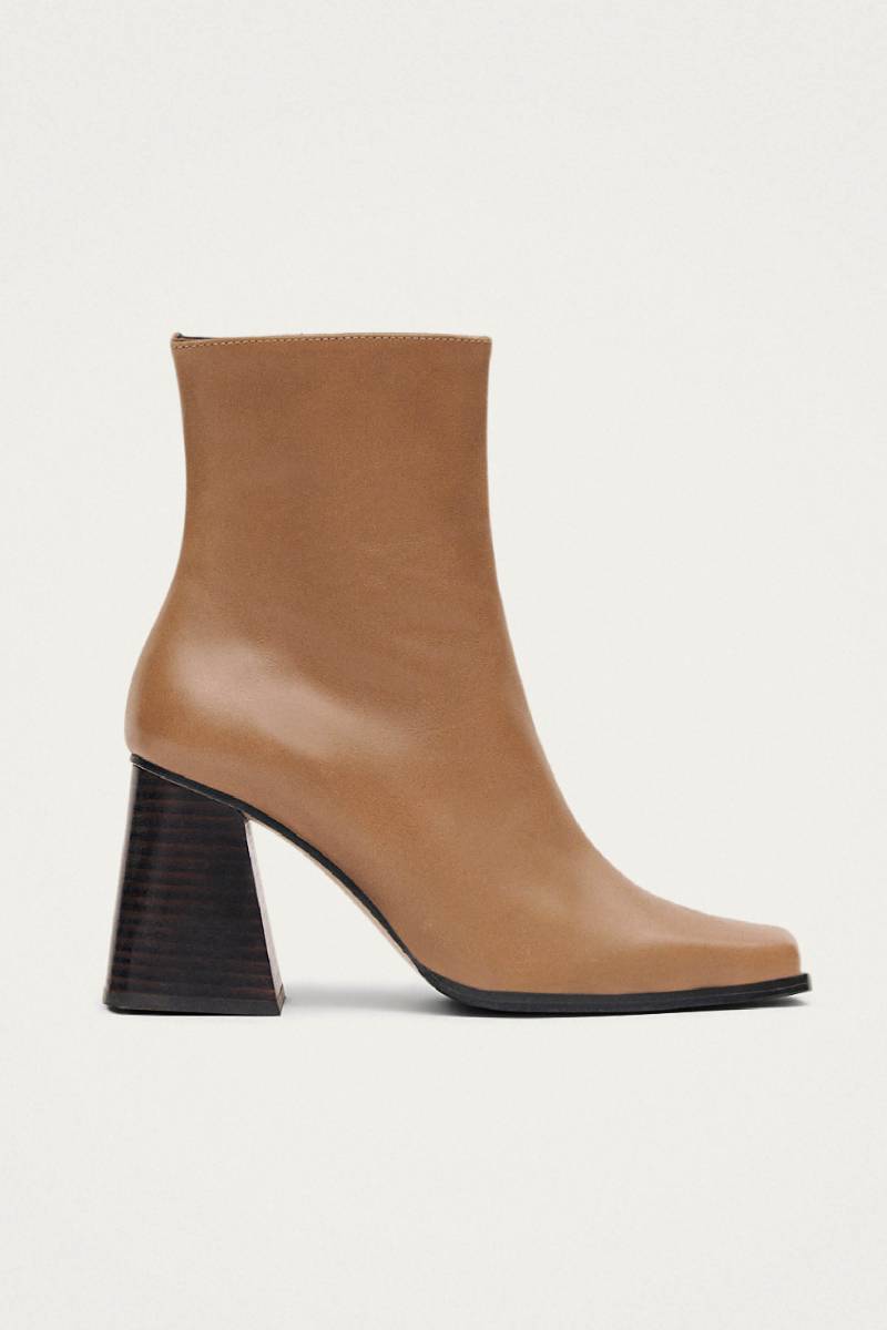 SOUTH BICOLOR LEATHER ANKLE BOOTS IN CAMEL BEIGE - CULT MIA
