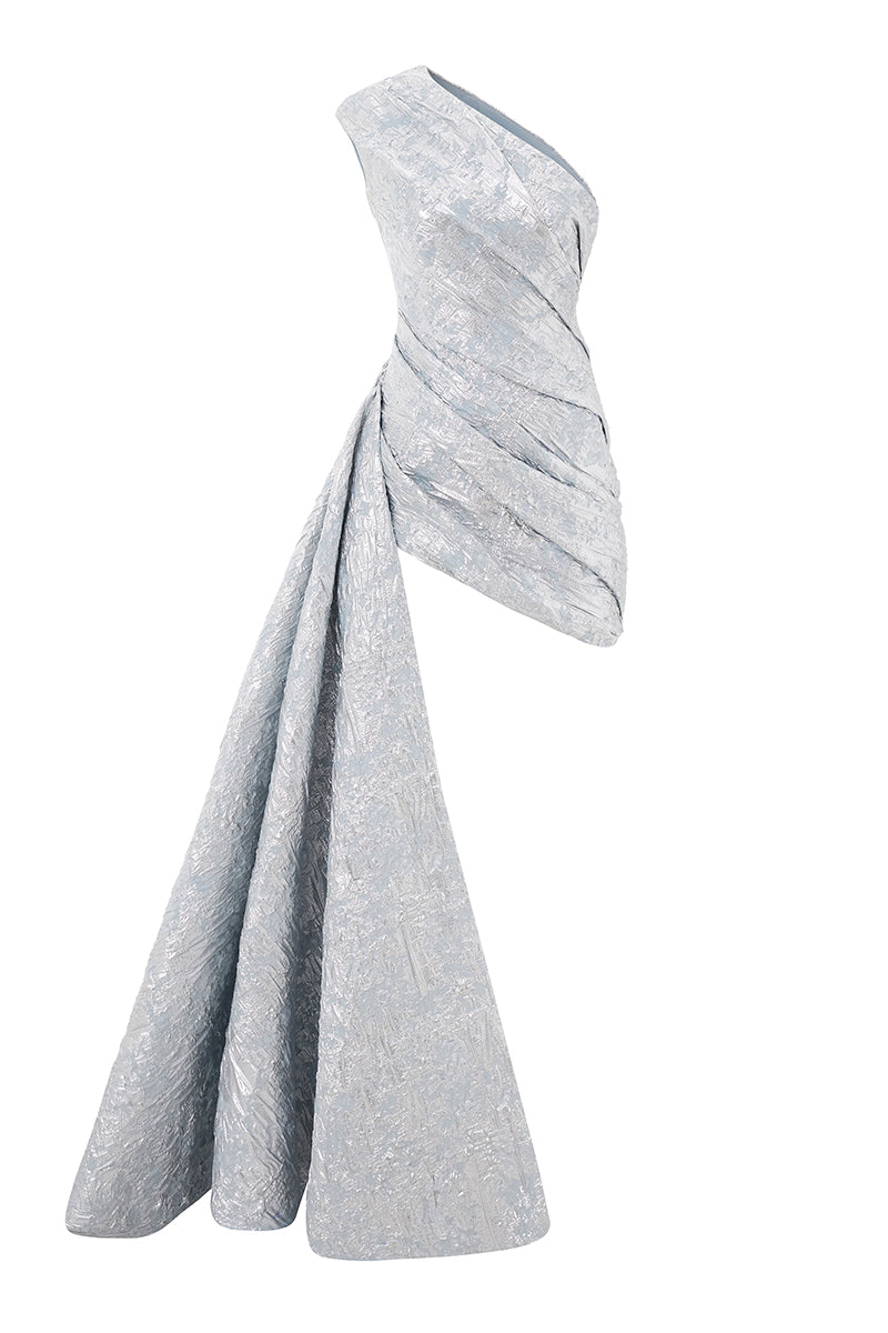 MINI-ROBE DRAPÉE À UNE ÉPAULE AVEC QUEUE EN ARGENT
