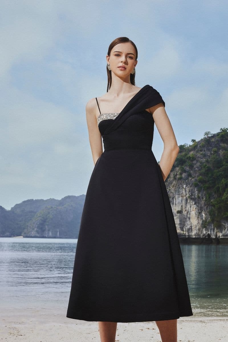 Tracy Studio ASYMMETRIC CRYSTAL EMBROIDERED ONE SHOULDER MIDI DRESS | Cult Mia Tracy Studio ASYMMETRIC CRYSTAL EMBROIDERED ONE SHOULDER MIDI DRESS | Cult Mia