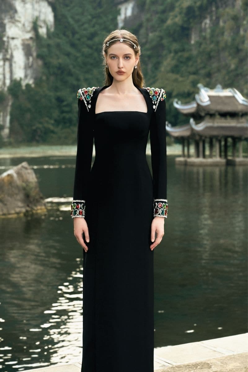 stone design dress Tracy Studio Black LONG SLEEVE STONE EMBELLISHED SHOULDER DRESS