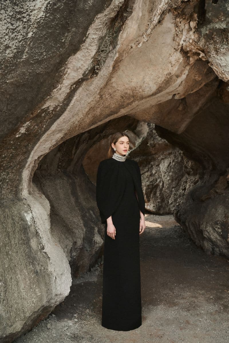 BLACK STONE COLLAR CAPE AND FULL DRESS | Tracy Studio | CULT MIA