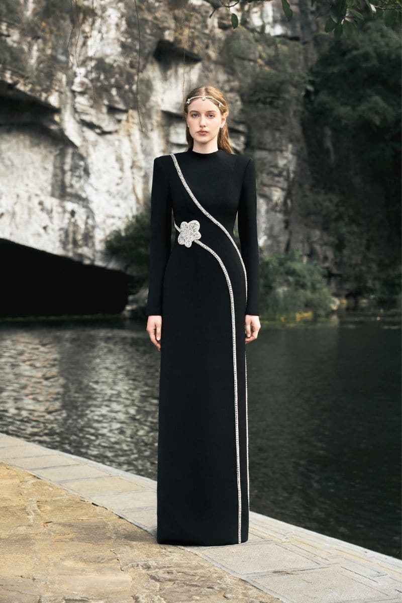 BLACK STONE EMBELLISHED PADDED SHOULDER DRESS | Tracy Studio | CULT MIA