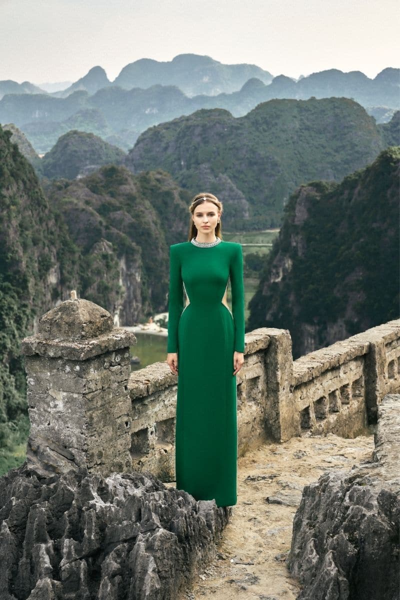 GREEN LONG SLEEVE WAIST CUT-OUT DRESS | Tracy Studio | CULT MIA