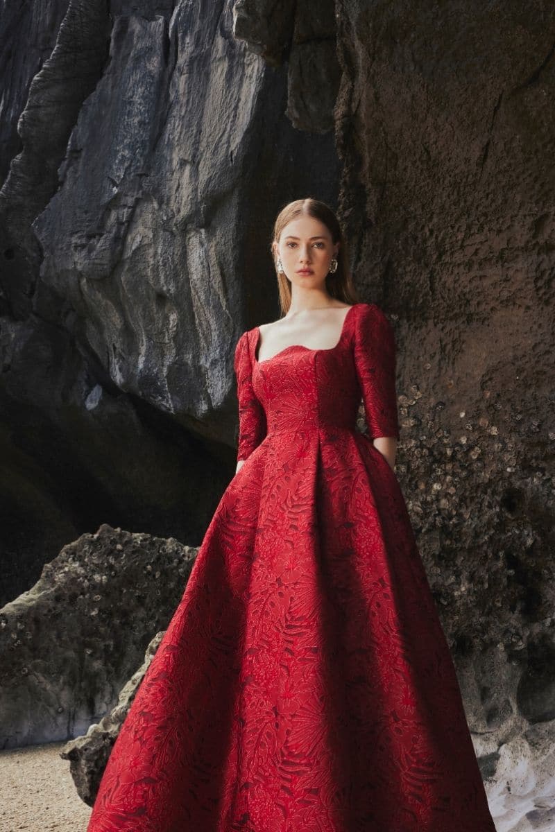 LONG SLEEVE CURVED NECKLINE FULL DRESS | Tracy Studio | CULT MIA