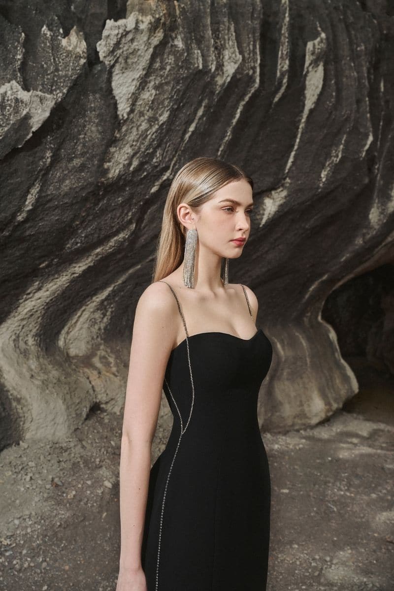 SPAGHETTI STRAP CRYSTAL EMBROIDERY SWEETHEART MAXI DRESS | Tracy Studio | CULT MIA