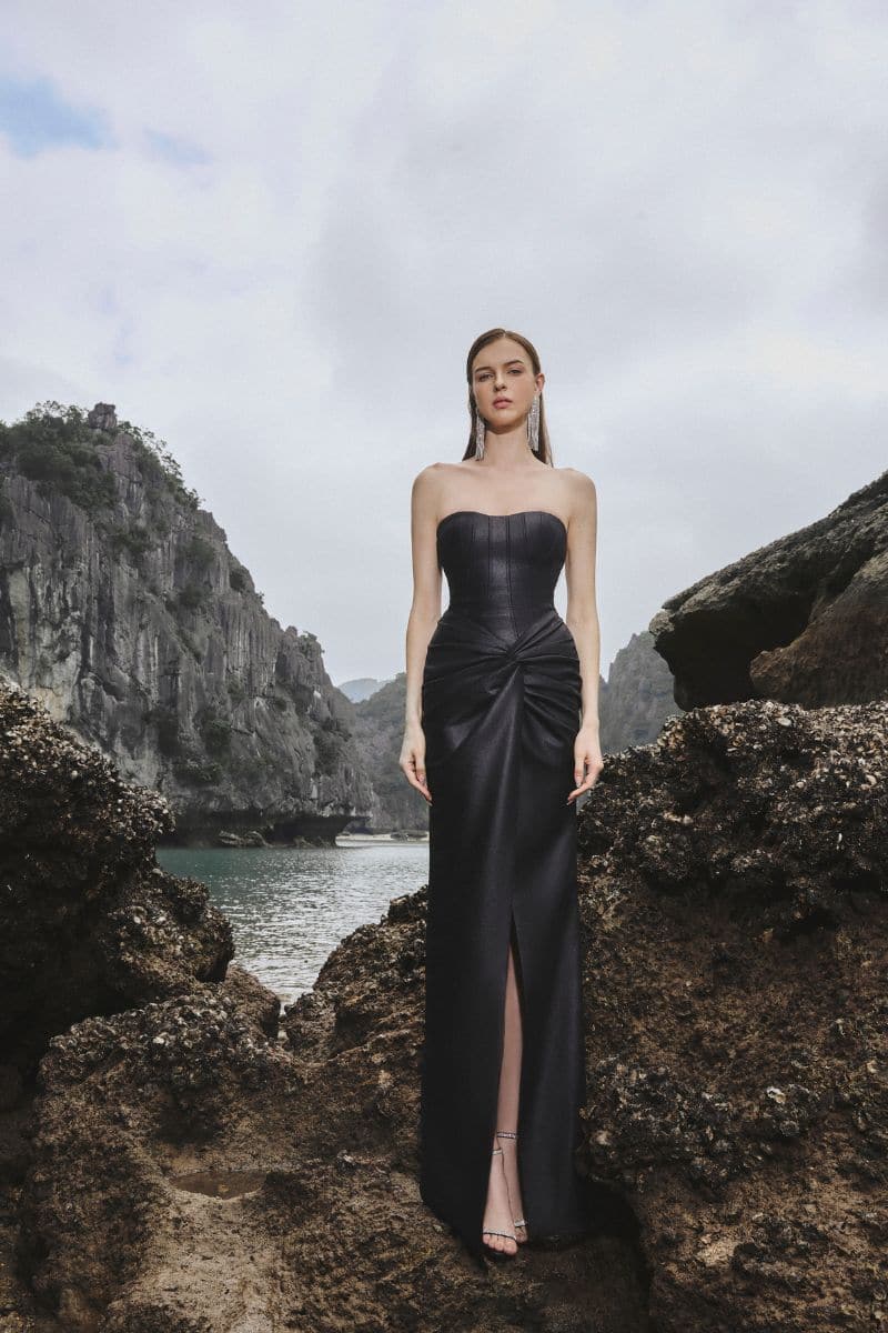 STRAPLESS KNOTTED BODYCON MAXI DRESS - Main Image