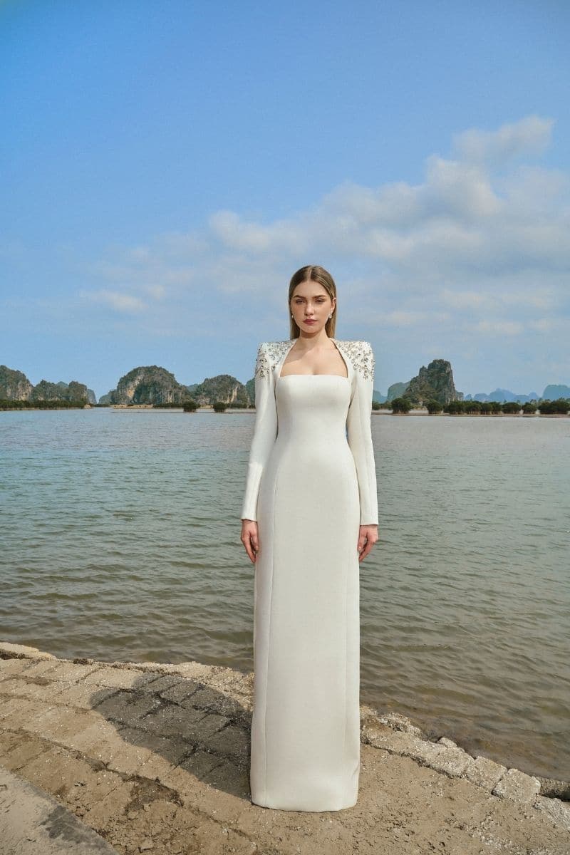 Tracy Studio White LONG SLEEVE TRAPEZOID NECKLINE BODYCON FULL DRESS | Cult Mia Tracy Studio White LONG SLEEVE TRAPEZOID NECKLINE BODYCON FULL DRESS | Cult Mia